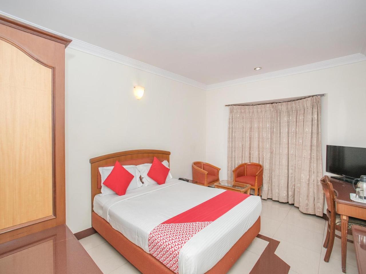 Oyo 373 Hotel Grand Inn Bengaluru Zewnętrze zdjęcie